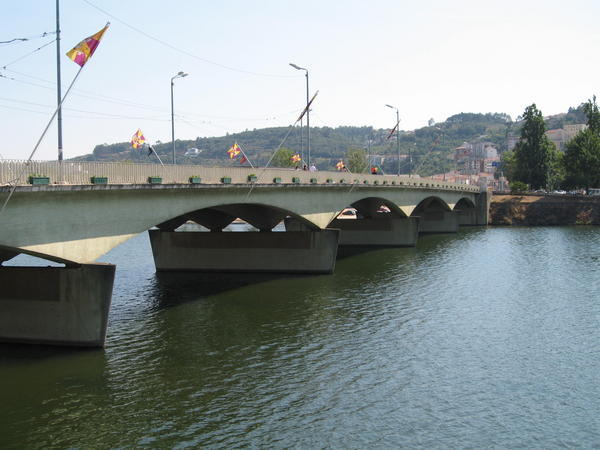 The old bridge (Ponte Santa Clara)