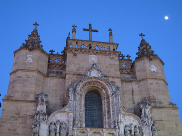 Back in Coimbra - moon and Santa Cruz Church