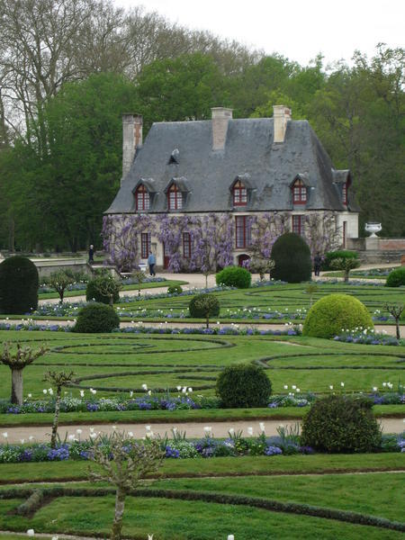 The garden and gardener's house at Chenonceau
