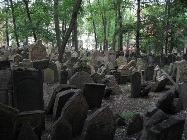 Old Jewish graveyard (used in the 1400-1700s)