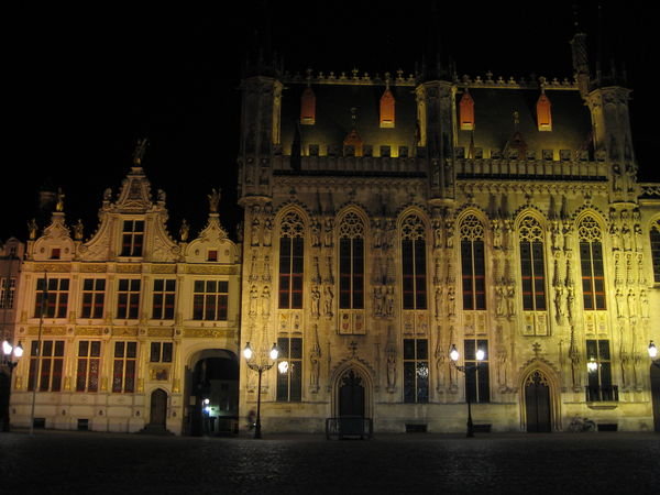 Burg at night
