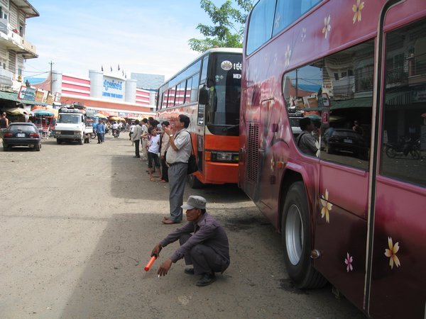 Taking the bus from Siem Riep to Phnom Penh