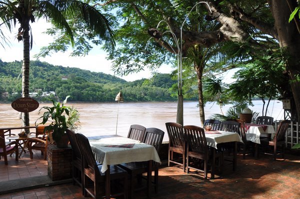 10 Great restaurants for lunch or an afternoon snack along the Mekong