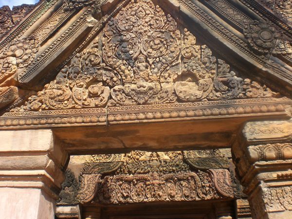 Bantey Srei temple