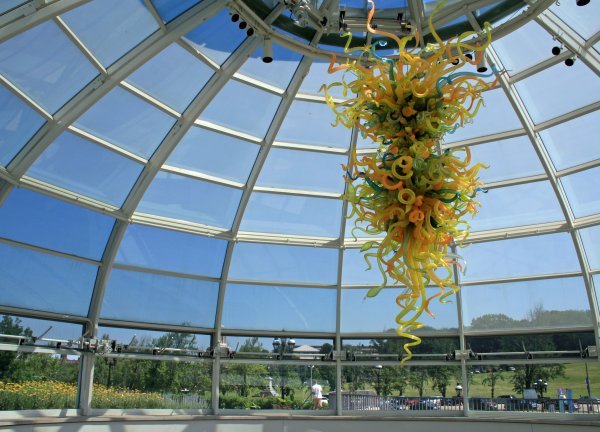 chihuly just hanging