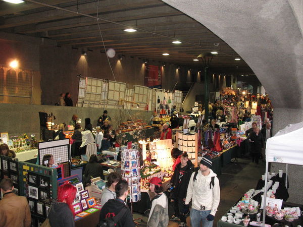 Sunday artist market