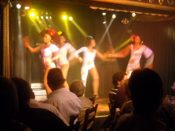 Dancing bois & girls, of my!