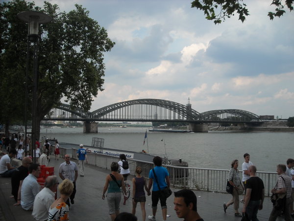 Park along the Rhein - 