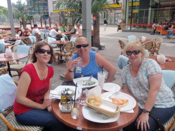 MK, Andy and Jen at lunch