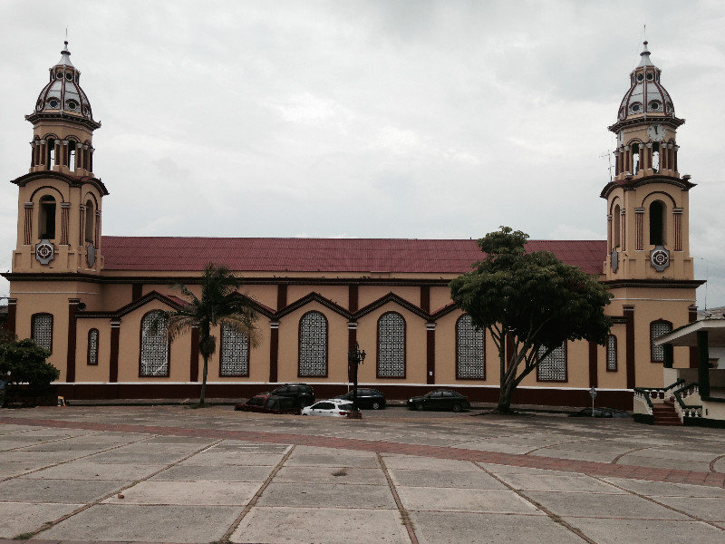 La iglesia atravesada de Las Nieves