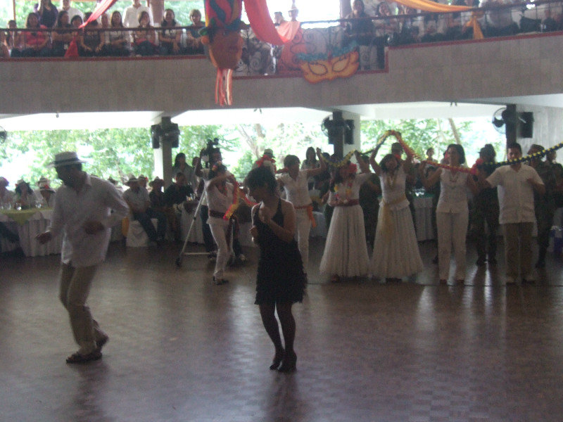 Concurso de baile con Dilma y colegas del dpto de idiomas, Unab, Salsa