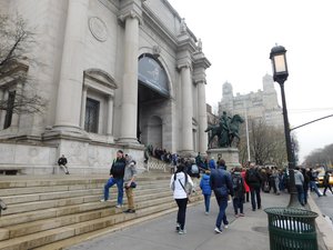 82nd St entrance to the museum