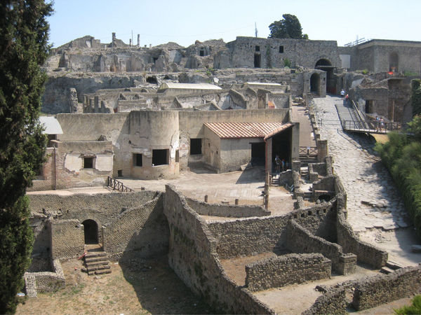 The entrance to Pompei