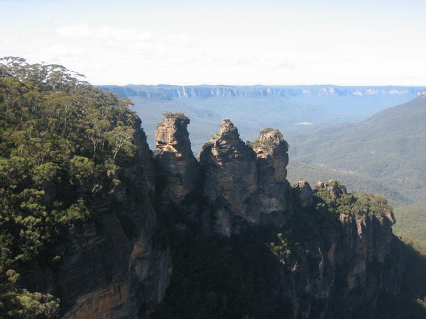 The Three Sisters and Blue Mountains