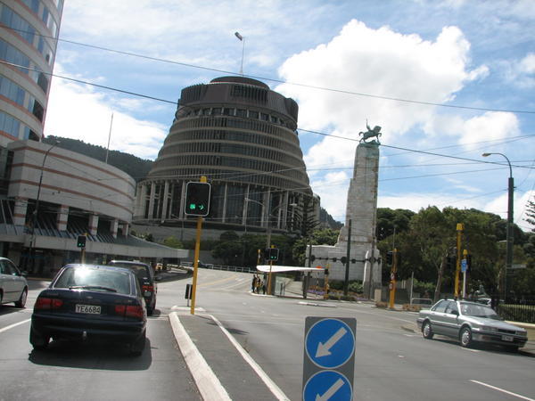 Wellington's bee hire - Parliament bldg