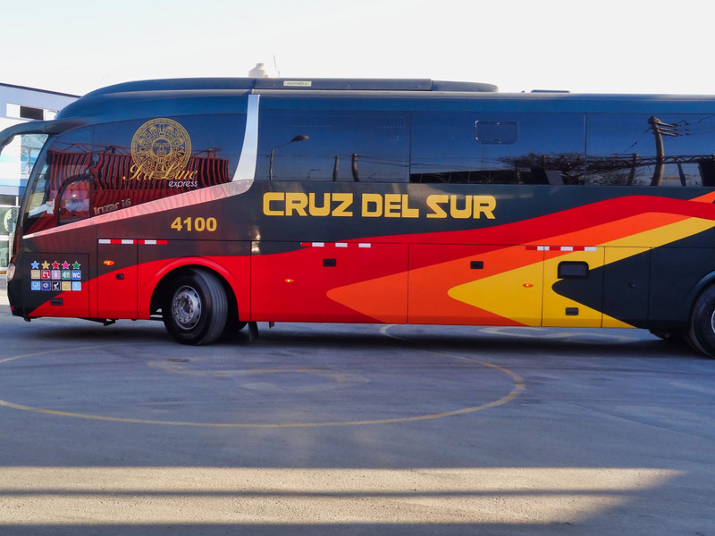 The bus from Lima to Paracus