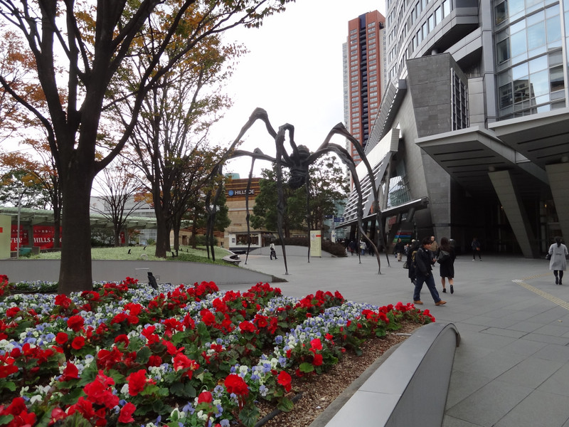 The spider at Roopongi Hills: Tokyo