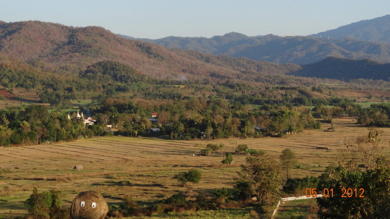Approaching Pai in a golden afternoon!