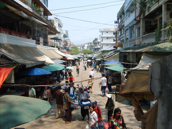 Tachilek market