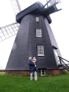 Gransha and Olivia Lacey Green windmill 13 Nov 08