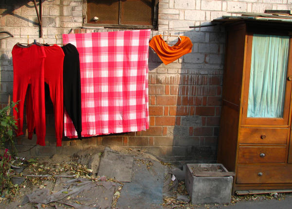 Side street laundry rack