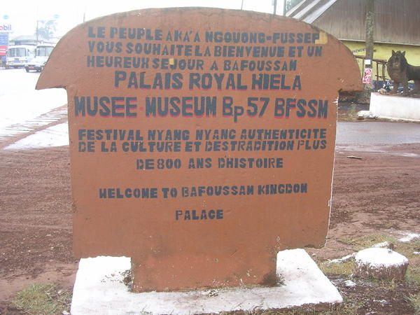 Bafoussam's traditional kingdom's monument