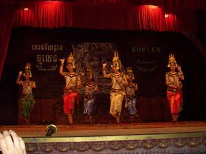 Apsaras dancers