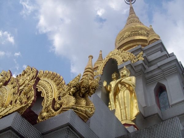 Wat Chedi Srinakarindra 2