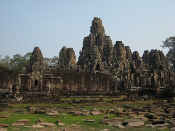 the bayon with the famous smiling faces