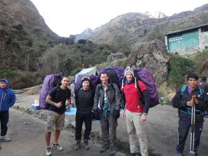 Carrying 25kg bags at 3600m uphill for 20 minutes
