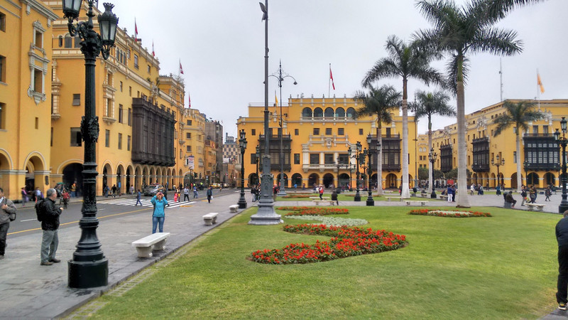 Lima Central Square