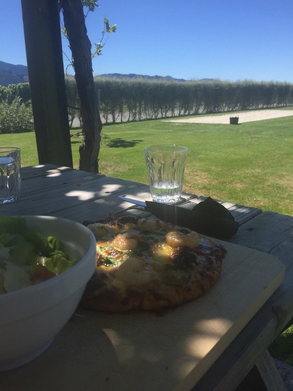 Pizza on the terrace at Wairau 