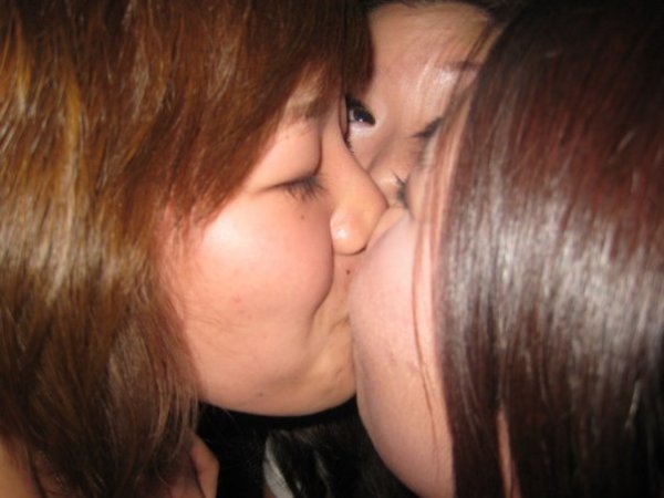 Three Way Lesbian Kiss