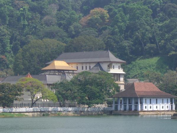 temple of the tooth, kandy