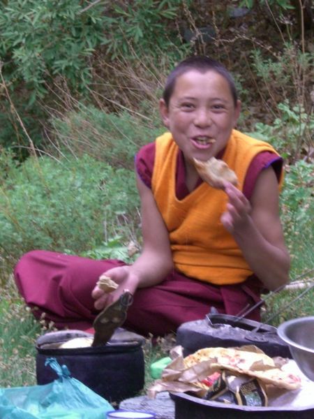 Happy monk, Diskit gorge