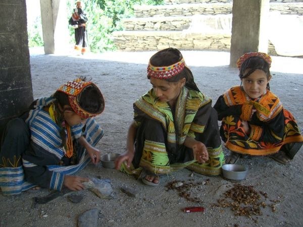 Kalasha kids, Kalasha valleys