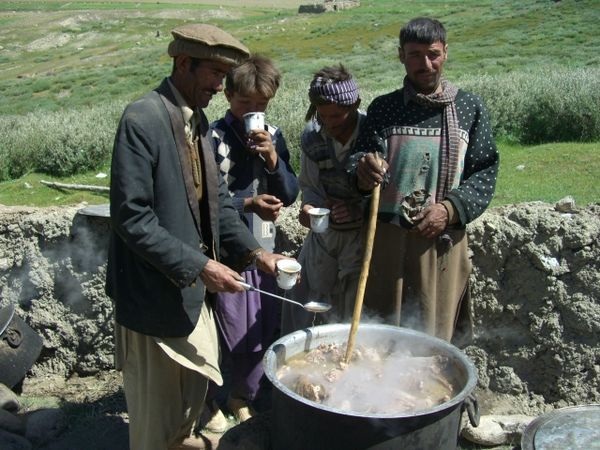 Cooking lunch, Broghil