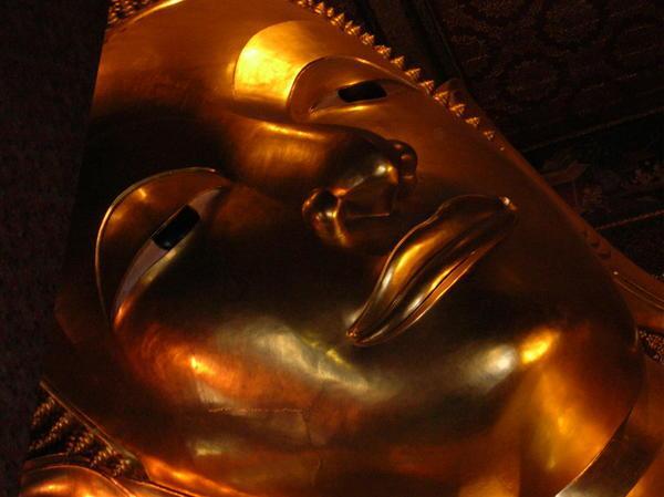 Head shot of reclinging Buddha