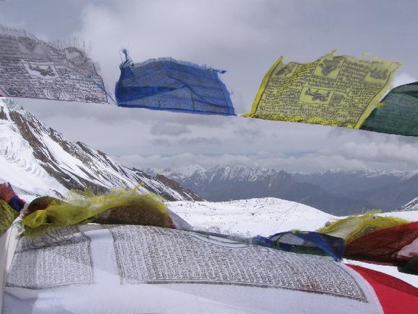 Prayer flags at the Pass
