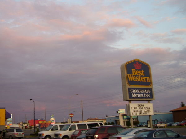 09 aug 2007 Sunset sky from motel parking lot, Thunder Bay, Ont 