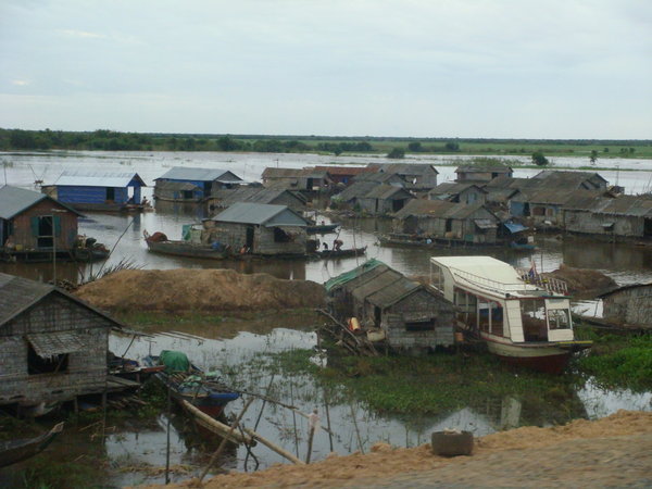 Chong Khneas floating village