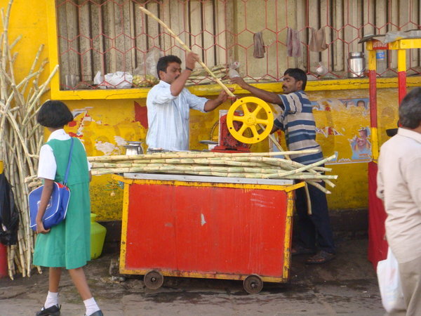 Making sugarcane juice