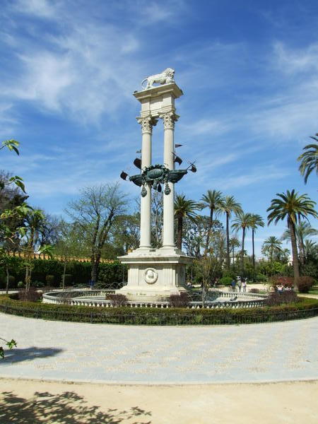 Columbus Monument at Jardines de Murillo 