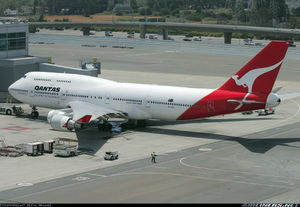 Qantas VH-OEB