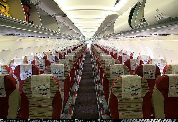 TAM A320 cabin