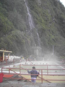 Heisse Quellen unterm Wasserfall