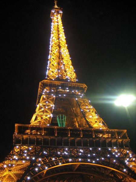 Le Tour Eiffel in all its Shimmering Glory
