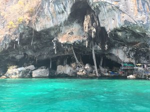 Koh Phi Phi - Viking cave