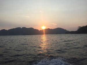 Koh Phi Phi - boat trip sunset 