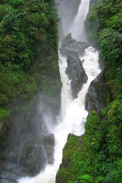 El Pailon del Diablo Waterfall